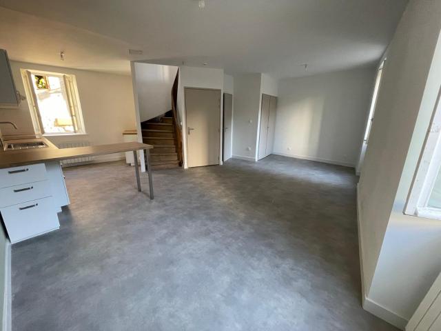 APPARTEMENT TRIPLEX ANNONAY HYPER CENTRE GARAGE