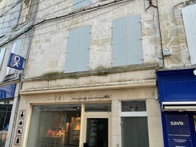 Appartement Triplex centre ville Saintes rive gauche