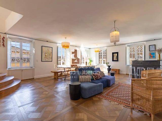 Appartement Triplex de 160 m² – Centre historique de L’Isle. 160m² L'Isle sur la Sorgue