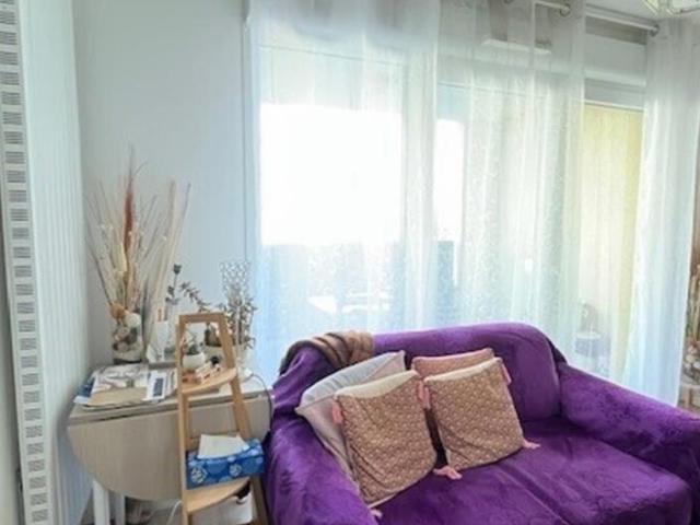 Appartement tye 2 vendu loué avec un balcon et parking