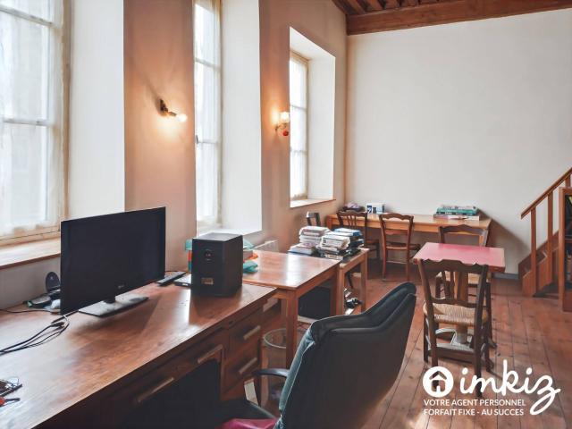 Appartement type canut avec mezzanine calme