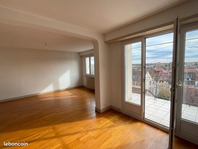 Appartement type F4 + garage dernier étage avec ascenseur