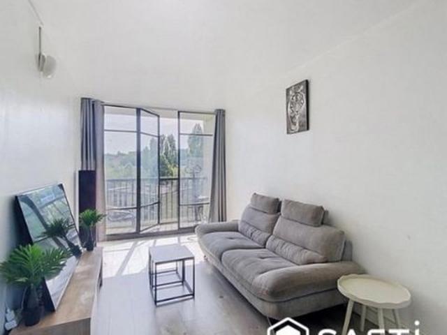 Appartement type F3 avec double séjour