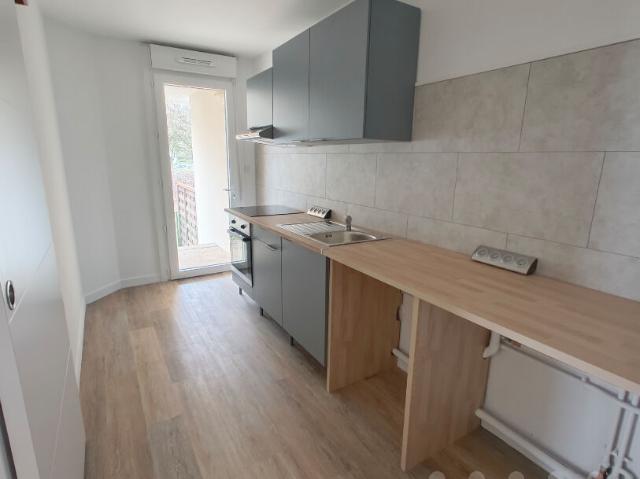 APPARTEMENT TYPE III SECTEUR RUE DE LA PLAINE