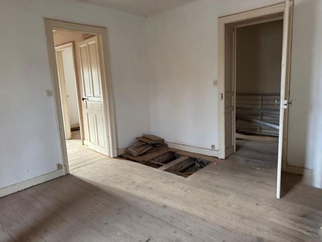 Appartement type T4 en duplex à rénover