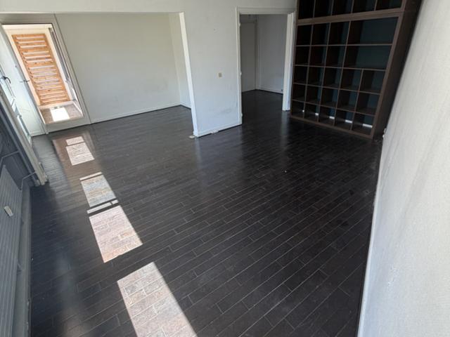 Appartement type T2 à rafraicchir Résidence avec Piscine