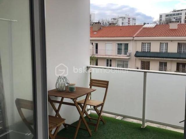 Appartement type t2 bis Balcon et parking