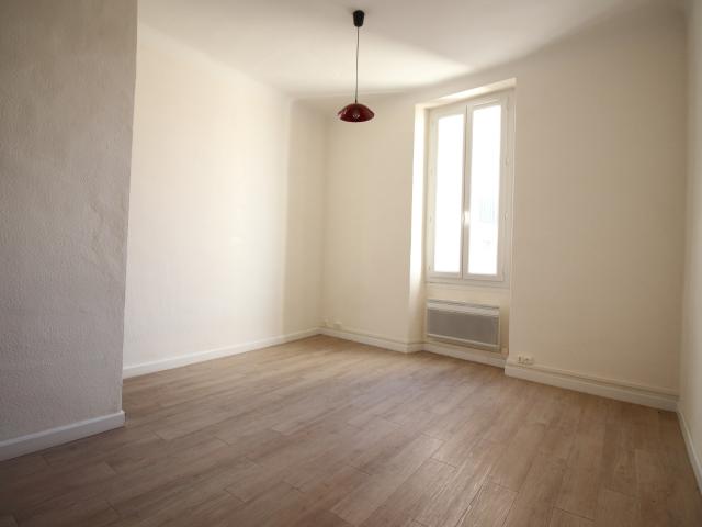 Appartement Type 1 / 2 à Gémenos Place Clémenceau