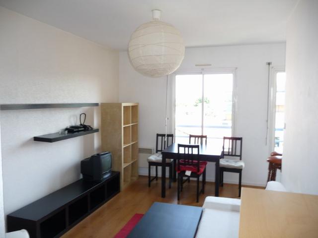 APPARTEMENT TYPE 1 BIS MEUBLE AVEC CHAMBRE SEPAREE
