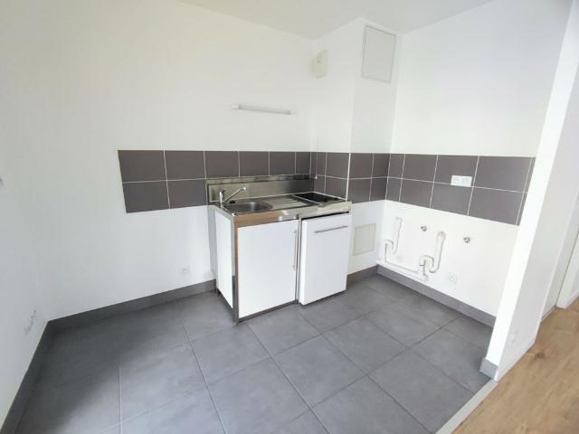 APPARTEMENT TYPE 1 STUDIO DE 38.20 M2 TERRASSE ET PARKING BLD PAIX