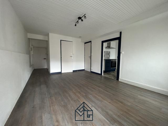 APPARTEMENT TYPE 2 À LE COTEAU