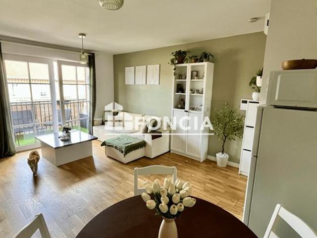 Appartement type 2 avec balcon parking en résidence de standing, vendu libre d'occupation