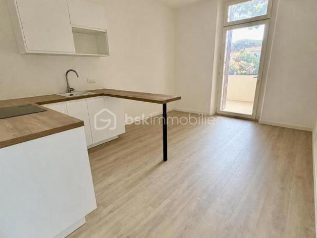 APPARTEMENT TYPE 2 AVEC DEUX TERRASSES