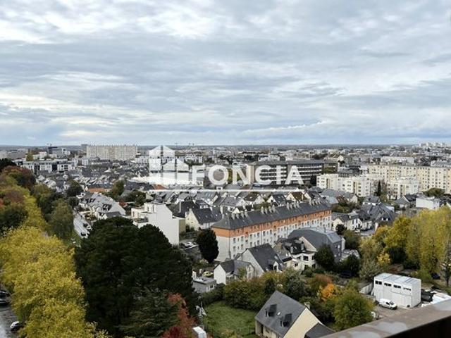 Appartement type 2 avec grand balcon et parking privatif