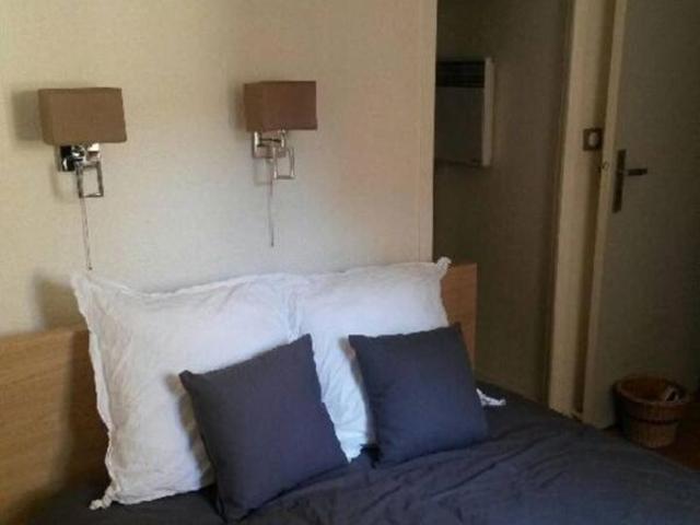 Appartement type 2 bis au dernier étage Quartier Saint Pierre Bordeaux