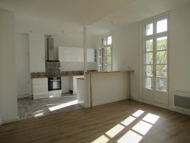 APPARTEMENT TYPE 2 BIS AVEC VUE ET BALCON