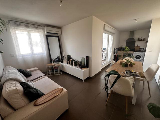 APPARTEMENT TYPE 2 de 38 m2 avec terrasse et stationnement privé