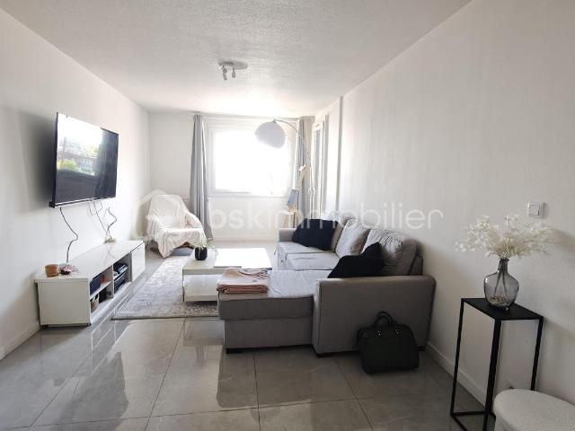 Appartement type 2 dernier étage / INVESTISEUR OU PROPRIETAIRE