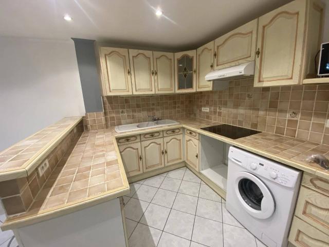 APPARTEMENT TYPE 2 EN REZ DE CHAUSSEE QUARTIER ROUTE D'UZES