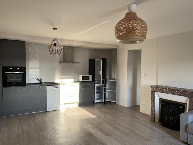 APPARTEMENT TYPE 2 MEUBLE BORD DE LOIRE