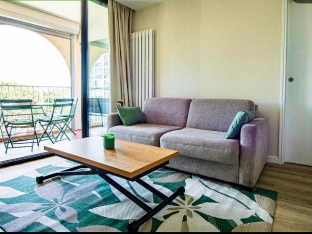 Appartement type 2 refait à neuf avec ascenseur