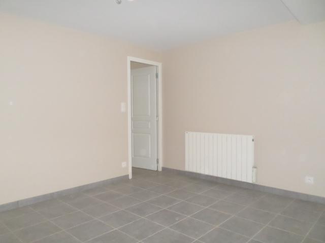 APPARTEMENT TYPE 2 RENOVE AU CALME