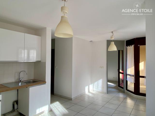 Appartement Type 2 Résidence Signoret Proximité centre ville