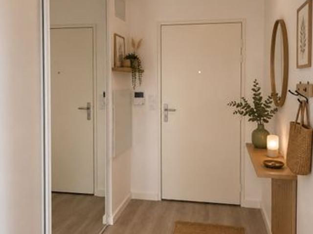 Appartement type 2bis de 82 m² + balcon + garage