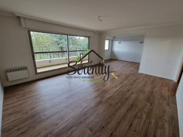 Appartement type 3/4, 2 chambres, balcon et parking