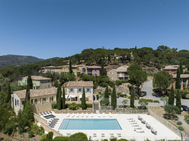 APPARTEMENT TYPE 3 52 M2 PISCINE PARKING 83310 GRIMAUD