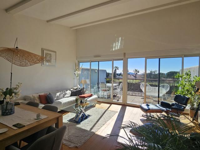 Appartement type 3 avec terrasses signé Ricciotti 83m² Bandol