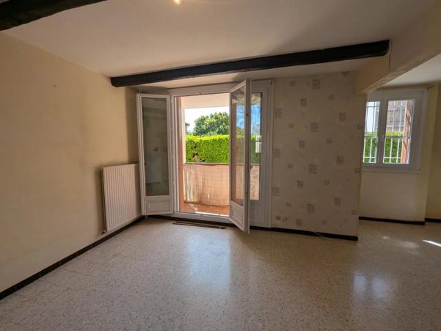 Appartement type 3 rez de chaussée résidence sécurisée