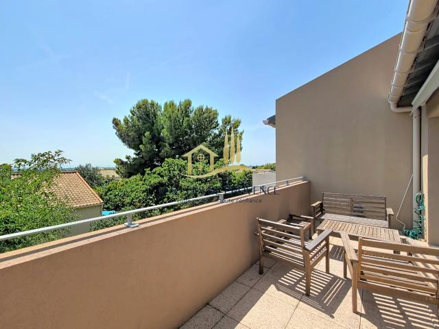 Appartement Type 3 récent avec terrasse et stationnements
