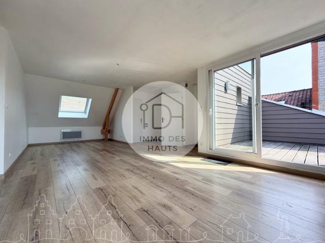 Appartement type 3 traversant, avec terrasse et jardin, à Té