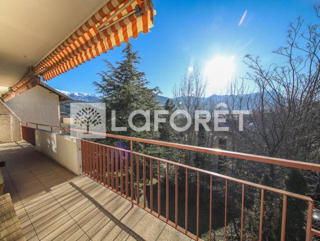 APPARTEMENT TYPE 4 + CAVE + GRENIER EMBRUN 4 pièces