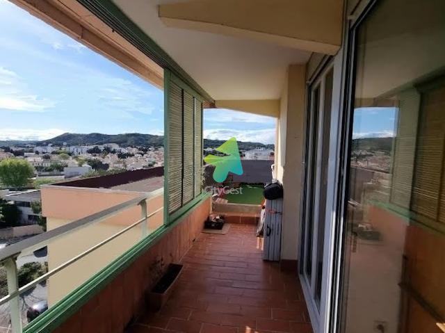 APPARTEMENT TYPE 4 AVEC LOGGIA ET PARKING