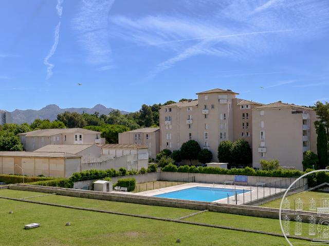 Appartement type 4 avec petite terrasse