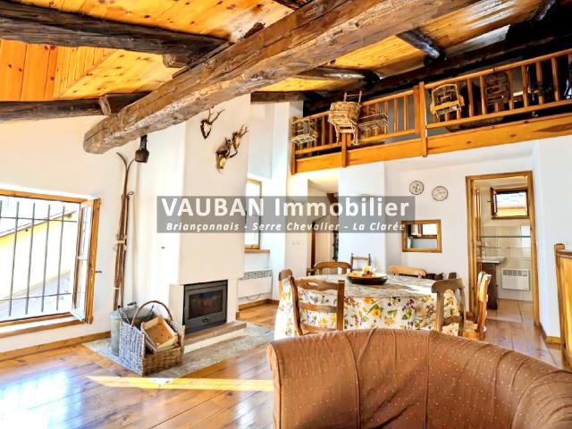 APPARTEMENT TYPE 4 EN DUPLEX AVEC BALCON CITE VAUBAN BRIANCON