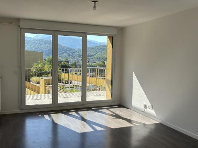 APPARTEMENT TYPE 4 EDMOND BECQUREL ECHIROLLES