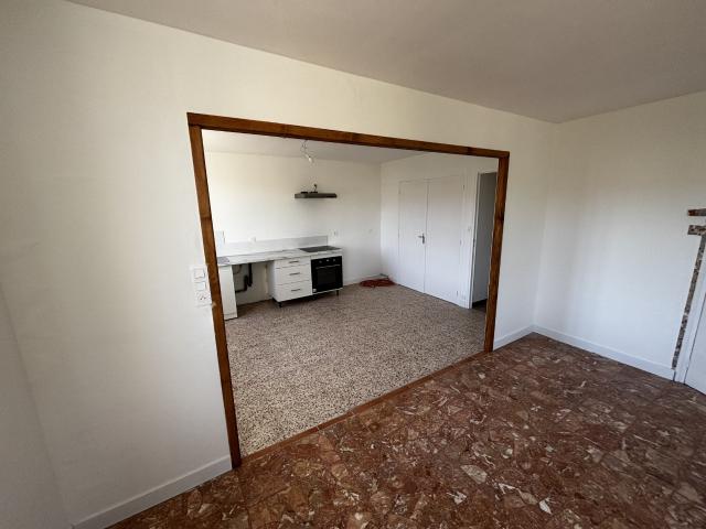 APPARTEMENT TYPE 5 AVEC EXTERIEUR
