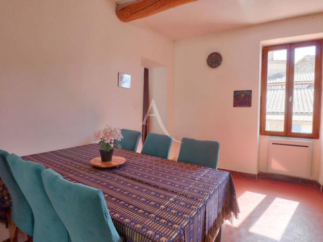 APPARTEMENT TYPE 5 DE 134.56 M2 PLACE DE PARKING ET CAVES