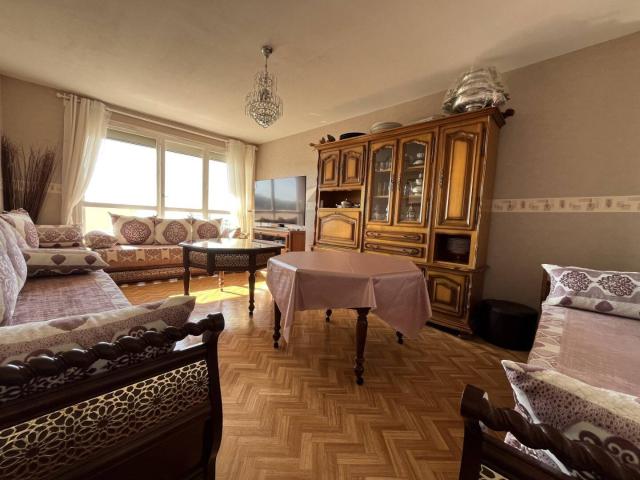 Appartement type 5 tres lumineux