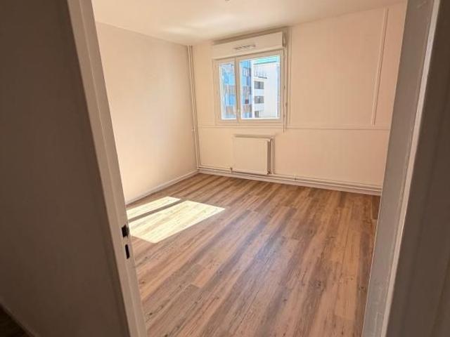 APPARTEMENT TYPE 6 112m2 GRENOBLE