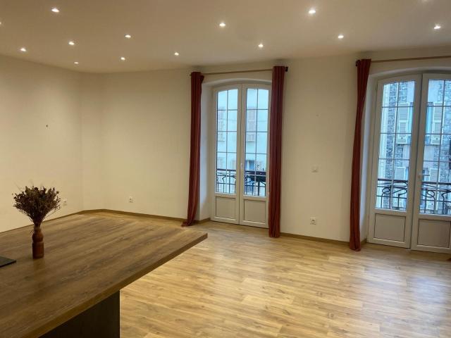Appartement usage mixte 77 m2 Nice Libération Gare du Sud id. 77m² Nice