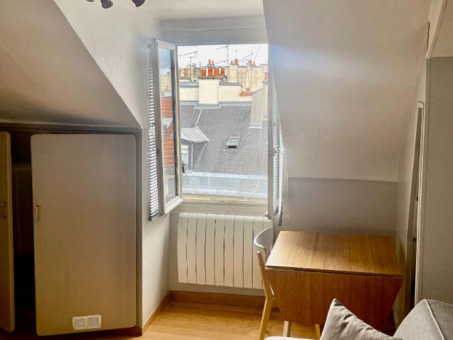 Appartement Versailles 1 pièce 16.68m2 ET 22m2 AU SOL, Versailles