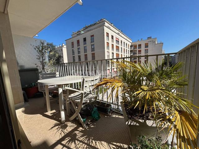 Appartement Versailles 3 pièce s 79.34 m2 BALCONS
