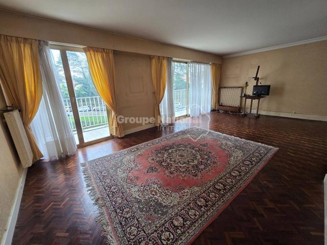 Appartement Versailles 5 pièce s 116.12 m2 + balcon filant