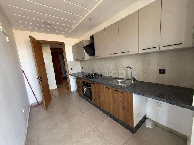Appartement vide à Dar Bouazza