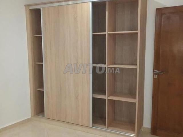 Appartement vide à louer trois chambres salon