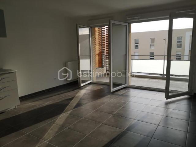 Appartement vide de type 3 vide Gignac la Nerthe